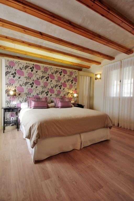 Hotel El Convent 1613 La Fresneda Room photo
